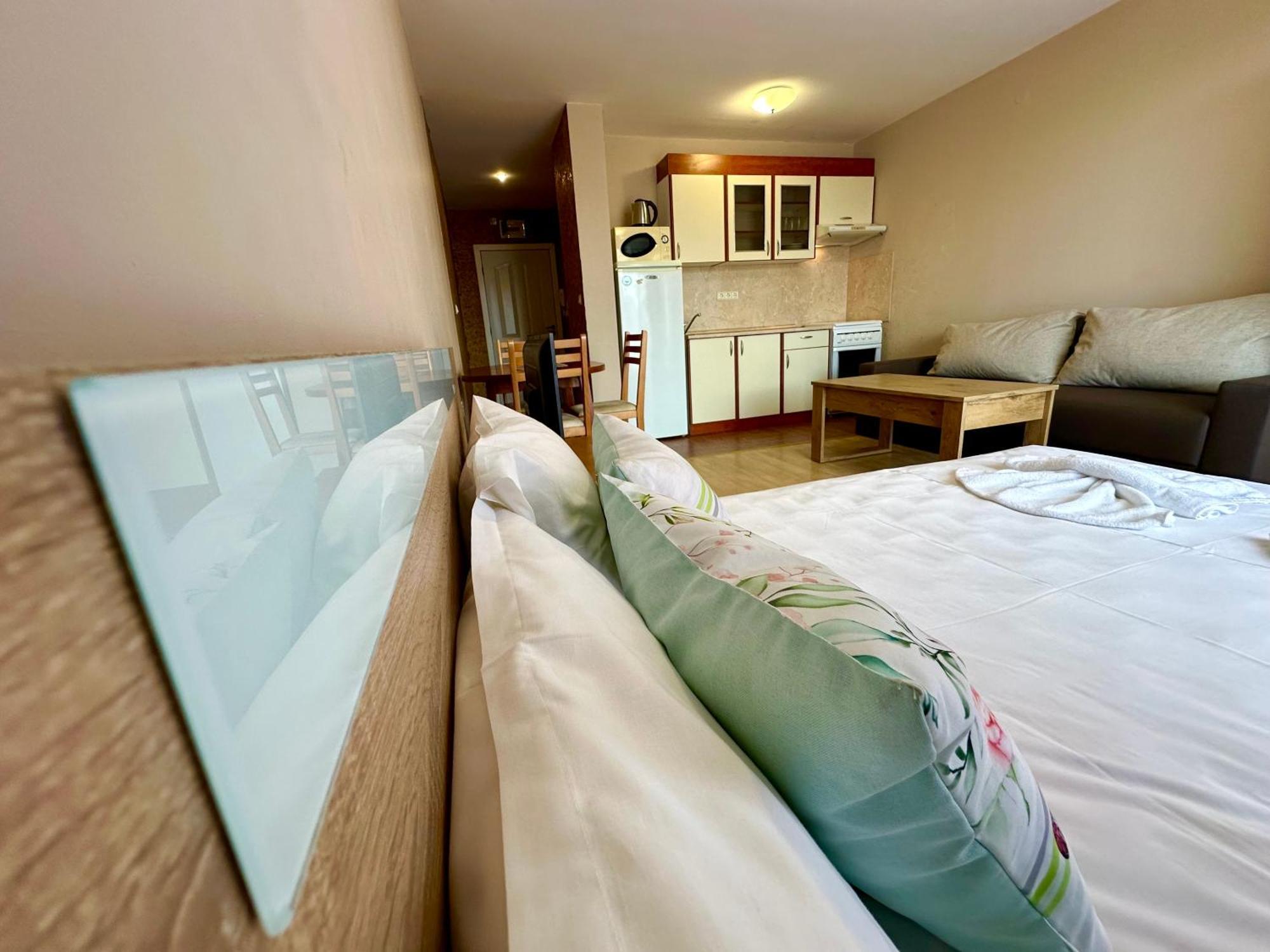 Privilege Fort Beach - Menada Apartments 埃勒尼特 外观 照片