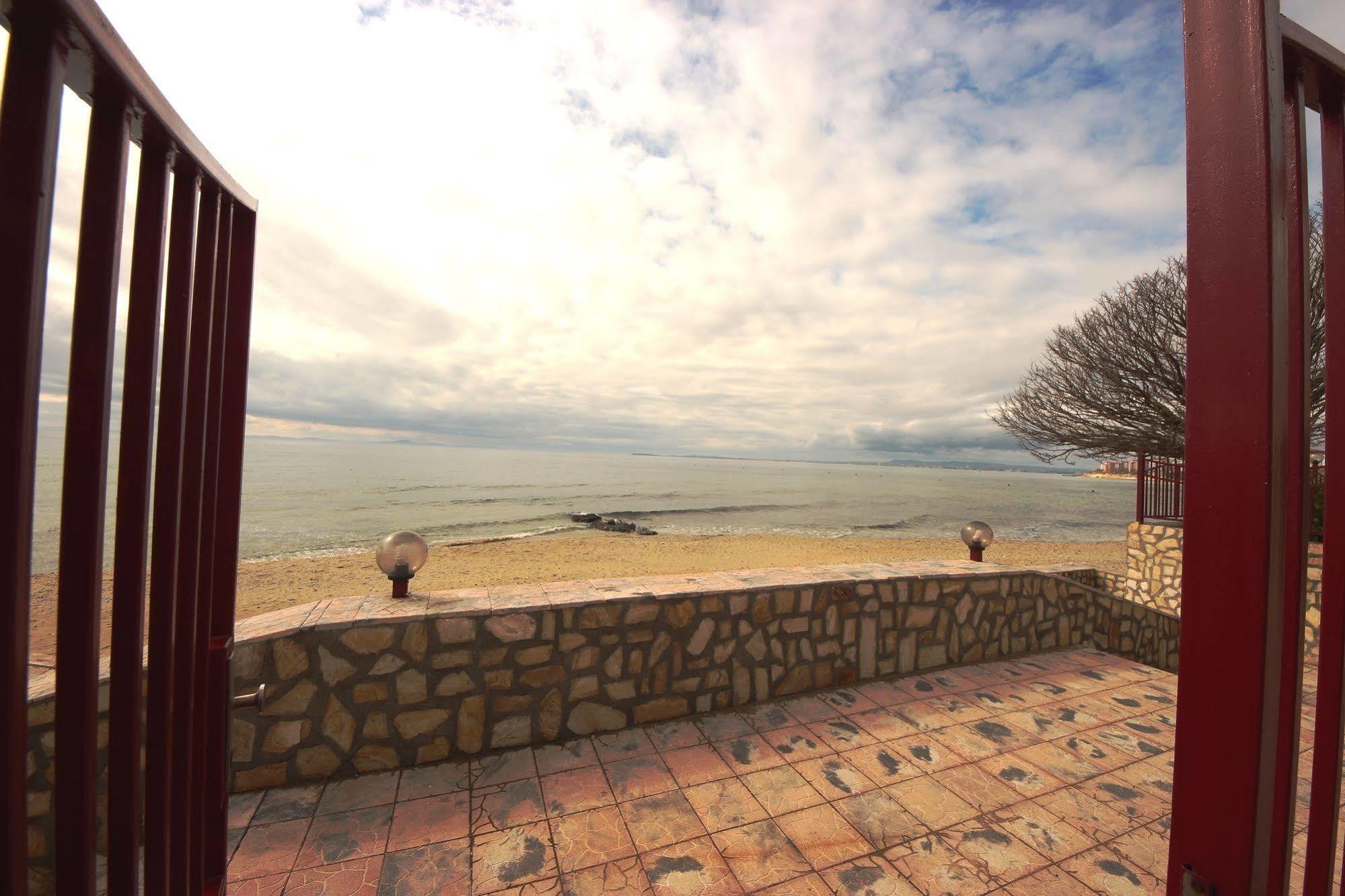 Privilege Fort Beach - Menada Apartments 埃勒尼特 外观 照片